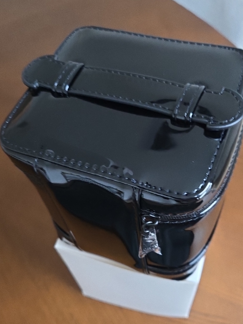 New in box Never Used DIOR VANITY CASE Black Patent Cosmetic Case Embossed CD - Picture 9 of 10